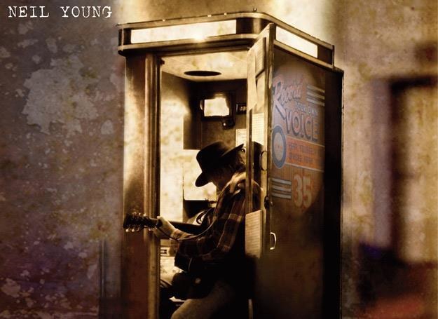 Neil Young na okładce płyty "A Letter Home" /