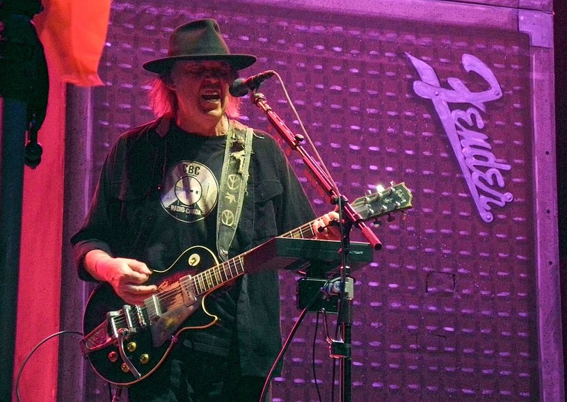 Neil Young - tego artysty na Spotify już nie usłyszymy /Wikimedia
