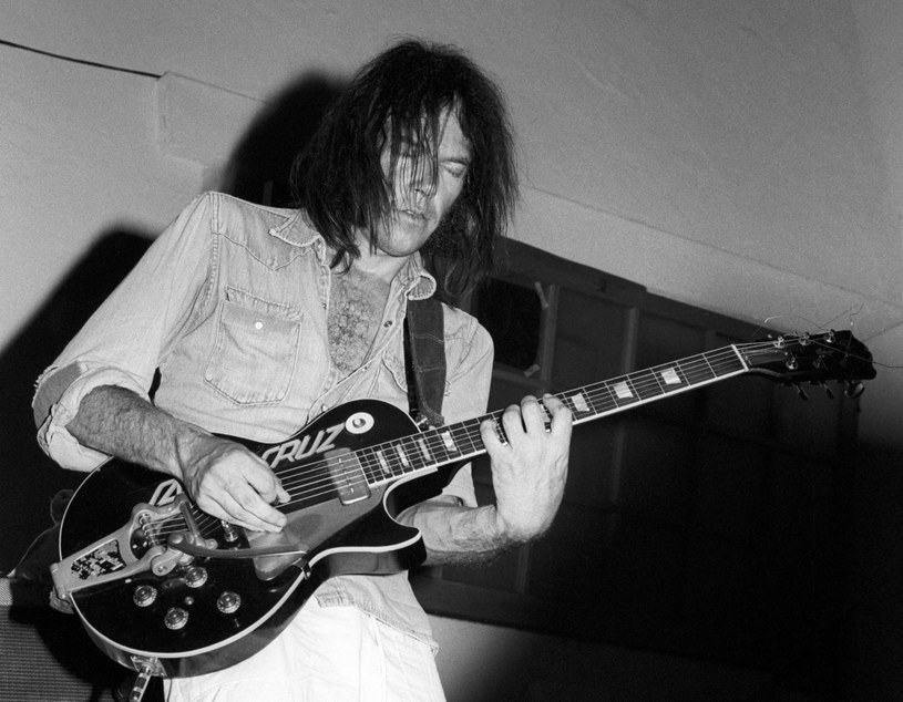 Neil Young w 1977 roku /Ed Perlstein/Redferns/Getty Images /Getty Images