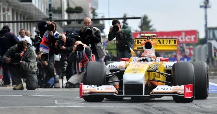 Nelson Piquet nie wie jaka będzie jego przyszłość /AFP