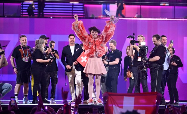 Nemo ze Szwajcarii zwycięzcą Eurowizji. Po występie zniszczył statuetkę [FILM]