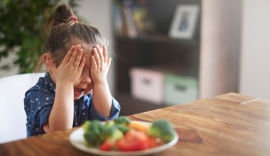 Neofobia żywieniowa: jak rozpoznać lęk przed jedzeniem?