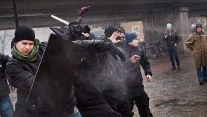 Neonaziści w Szwecji skazani za ataki na migrantów