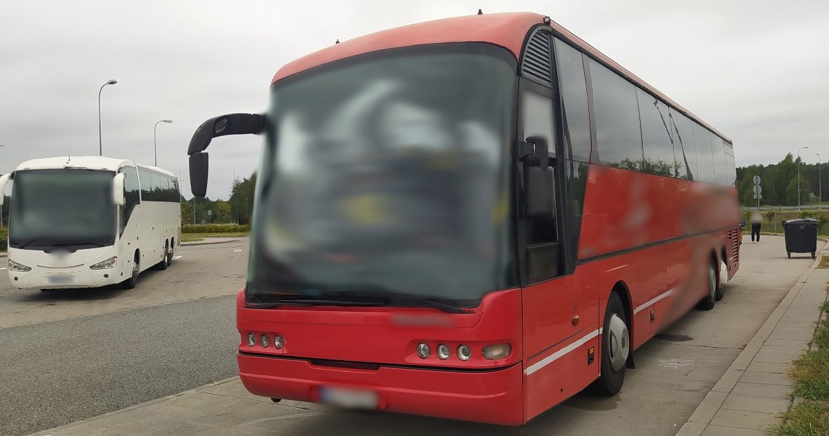 Neoplan w wersji "durszlak" zatrzymali inspektorzy z kujawsko-pomorskiej ITD /ITD