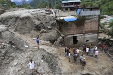 Nepal: Co najmniej 40 zabitych w wyniku powodzi i osunięć ziemi