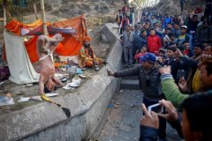 Nepal: Hindusi oddają cześć Śiwie