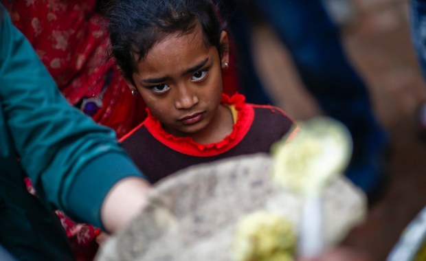 Nepal: Kataklizm spustoszył kotlinę. Uciekają z niej setki tysięcy ludzi