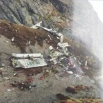 Nepal: Szczątki samolotu odnalezione w górach. Leciały nim 22 osoby