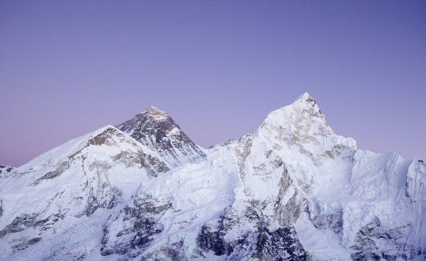 Nepal zabronił samotnych wspinaczek na Mount Everest