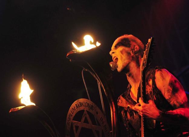 Nergal (Behemoth) w żywiole koncertowym - fot. Paweł Skraba /Reporter