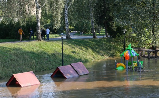 Nerwowa noc we Wrocławiu. Sutryk: Wielu z nas nie zmruży oka  [RELACJA NA ŻYWO]