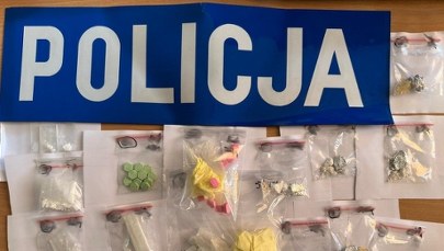 ​Nerwowe zachowanie wzbudziło podejrzliwość policjantów. 20-latek miał przy sobie narkotyki
