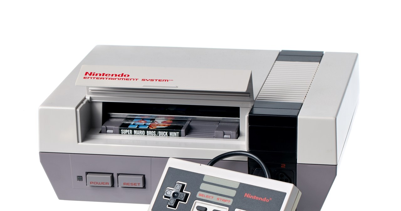 NES - oryginalna konsola od Nintendo /123RF/PICSEL