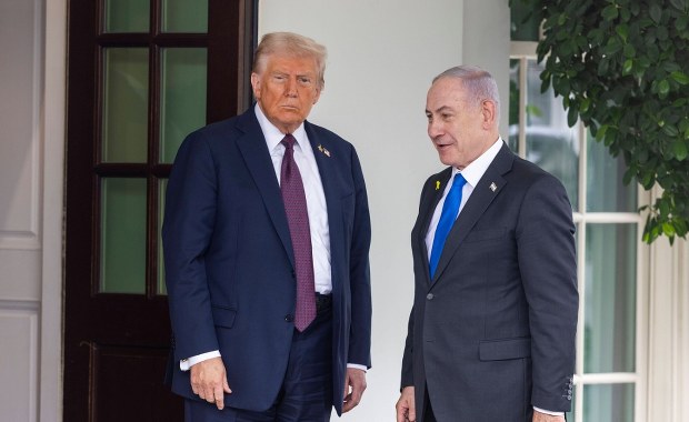 Netanjahu spotkał się z Trumpem. Najpierw uściski, potem rozmowa o Strefie Gazy