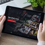 Netflix chce kupić konkurencyjną platformę. Co to oznacza dla widzów?