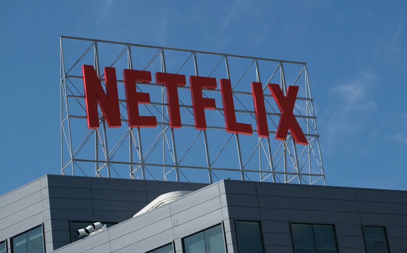 Netflix poprawia notowania nie tylko u widzów /Chris Delmas/AFP /East News