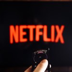 Netflix przejmuje Warner Bros.! Transakcja z udziałem gigantów potwierdzona