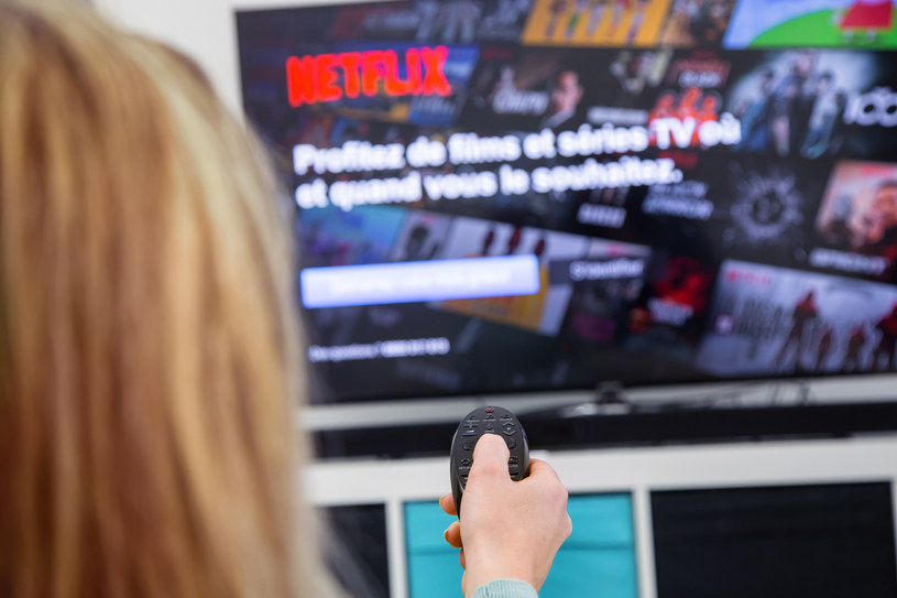 Netflix wprowadza możliwość zmiany napisów na dużych ekranach /123RF/PICSEL