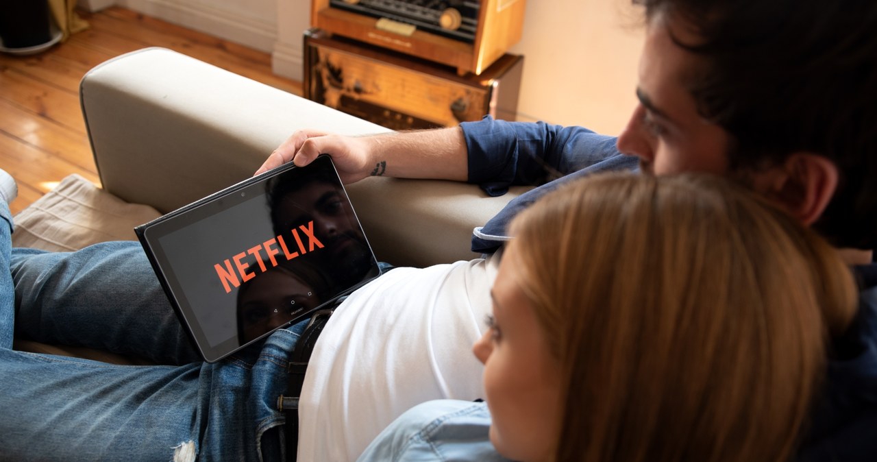 Netflix wprowadza nowy plan abonamentowy /123RF/PICSEL