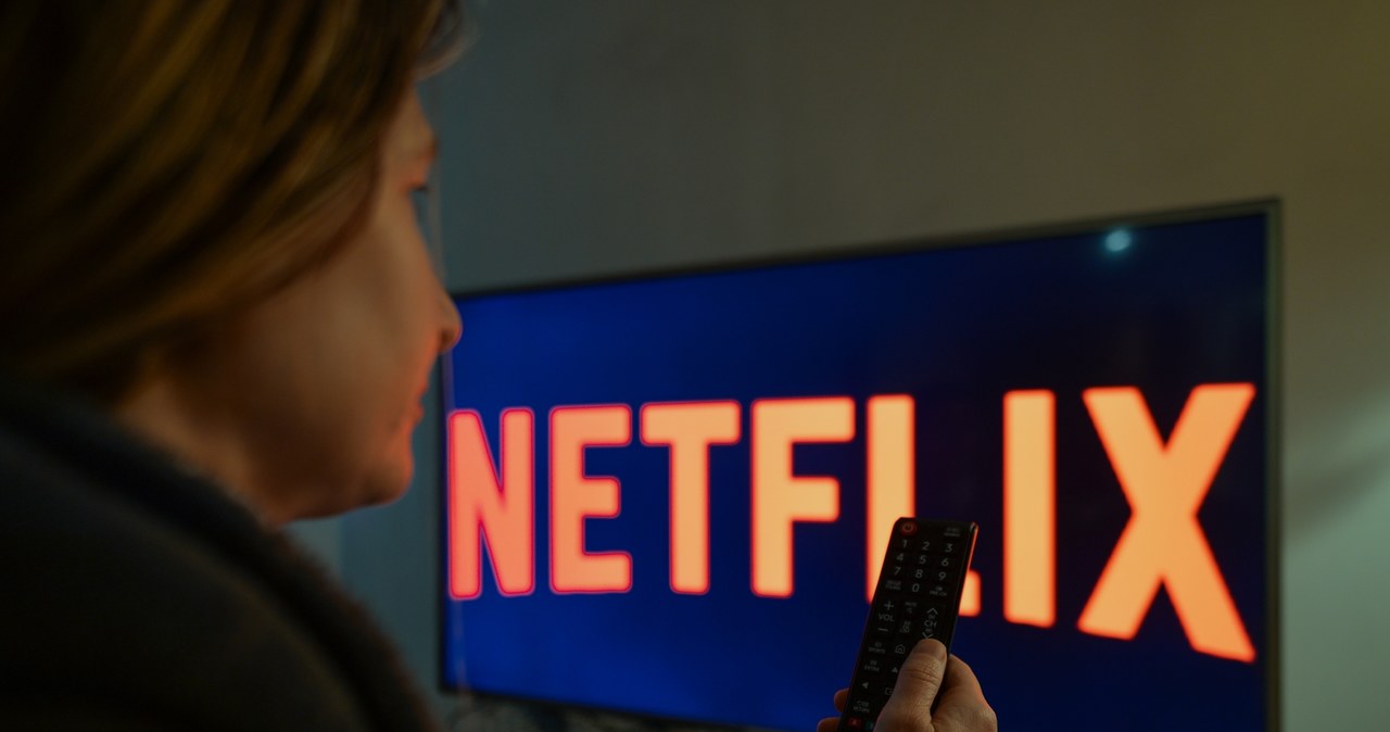 Netflix wprowadzi tańsze pakiety zawierające reklamy /Getty Images