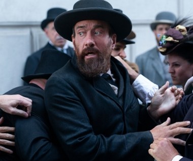 Netflix wrzucił dramat kostiumowy, który może być hitem. W obsadzie gwiazdy