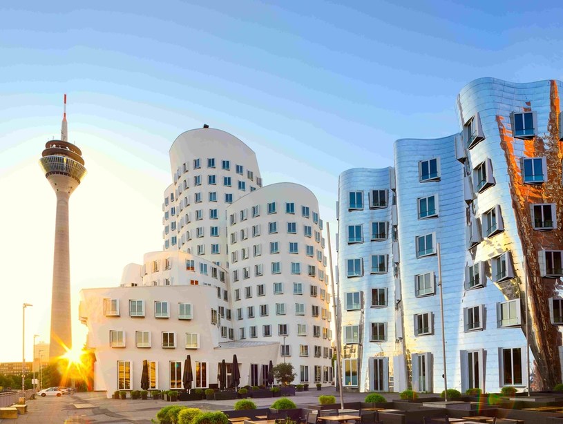 Neuer Zollhof to dzieło amerykańskiego architekta, Franka O. Gehry’ego / fot © Francesco Carovillano / GNTB /materiały promocyjne