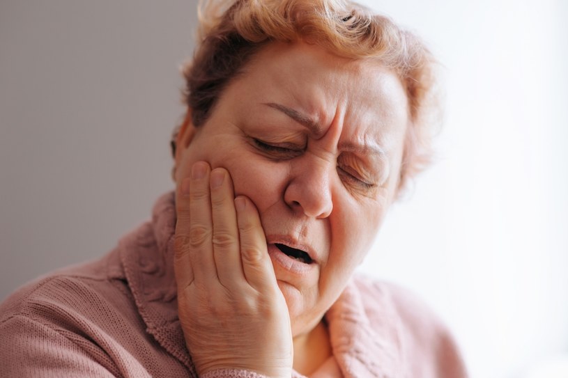Neuralgia nerwu trójdzielnego bywa mylona m.in. z chorobami zębów lub migreną /123RF/PICSEL