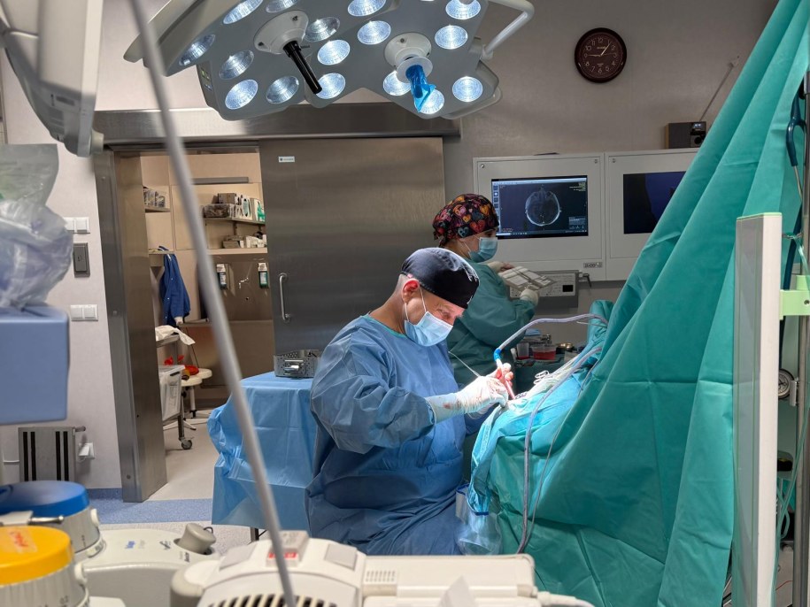 Neurochirurgia - sala operacyjna /Szpital Wojskowy w Krakowie /