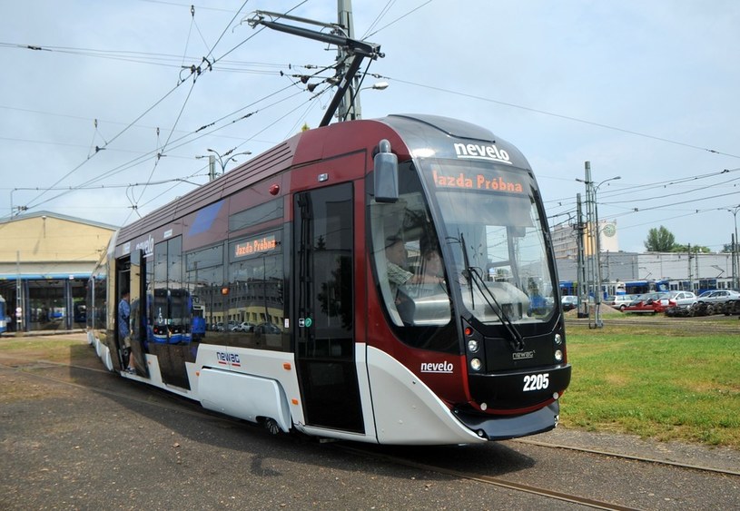 Nevelo, pierwszy  tramwaj  wyprodukowany w nowosadeckim Newagu /M. Lasyk /Reporter