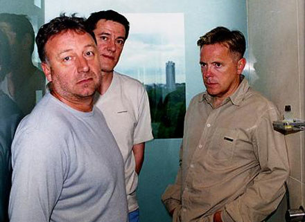 New Order (od lewej Peter Hook, Stephen Morris i Bernard Sumner) /