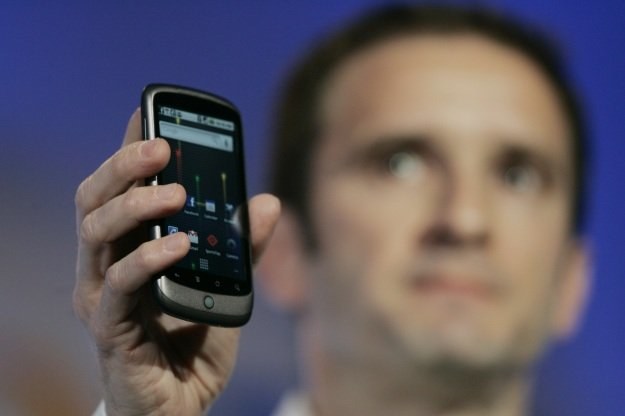 Nexus One raczej nie podbije rynku tak jak zrobił to iPhone /AFP