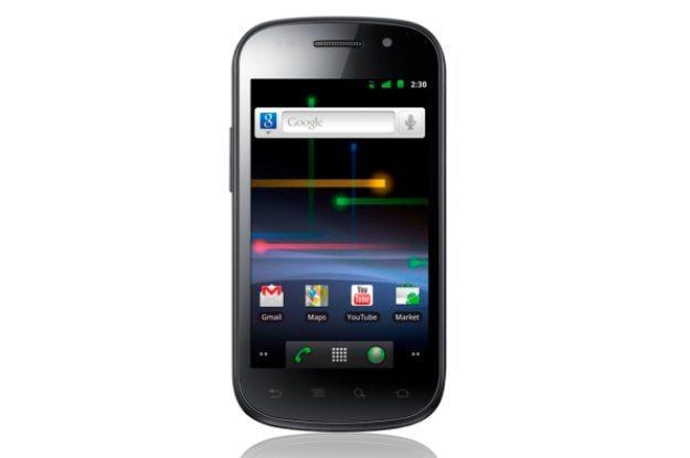 Nexus S - czyli telefon z "gołym" Androidem tworzony we współpracy z Samsugiem /materiały prasowe