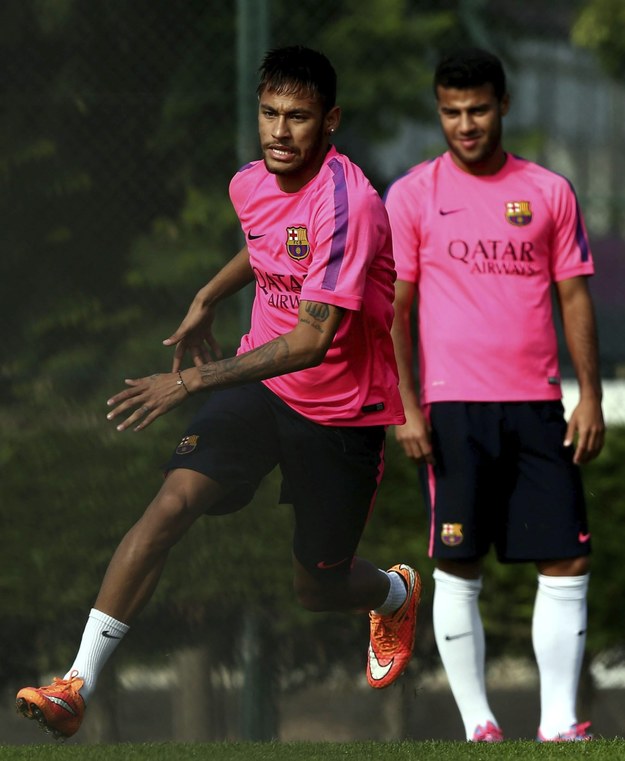 Neymar na treningu Barcelony /PAP/EPA/TONI ALBIR /PAP/EPA