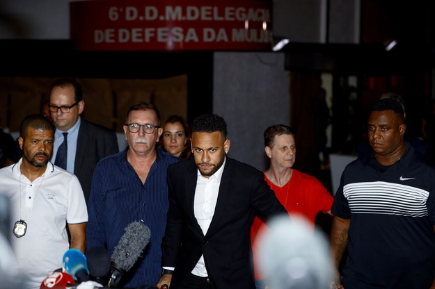 Neymar po przesłuchaniu w Sao Paulo / EPA/Marcelo Chello /PAP