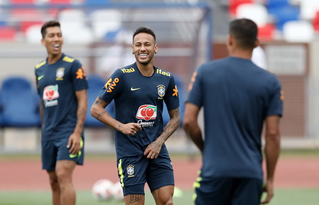 Neymar podczas trening /RONALD WITTEK /PAP