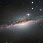 NGC 1055 - galaktyka na krawędzi