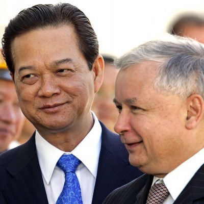 Nguye Tan Dung i Jarosław Kaczyński /AFP