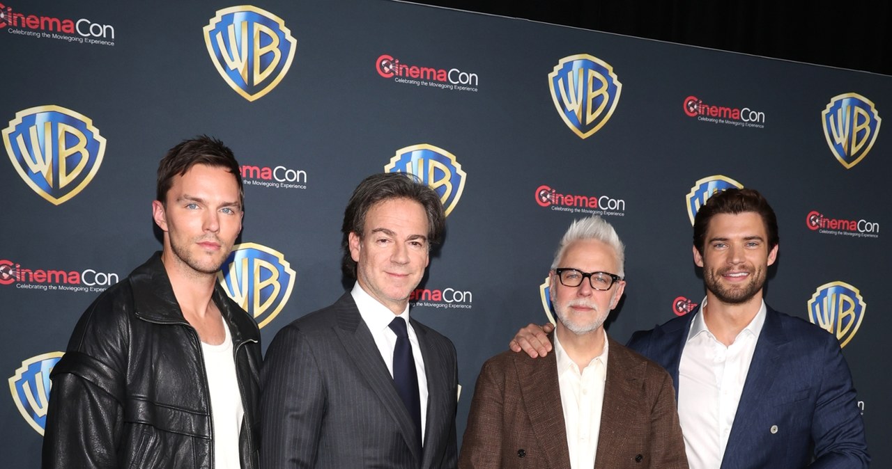 Nicholas Hoult, Peter Safran, James Gunn i David Corenswet podczas CinemaConu w Las Vegas /Gabe Ginsberg / Stringer /Getty Images