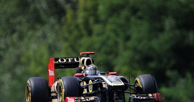 Nick Heidfeld na co dzień nie porusza się taką bestią jak ta, którą widzicie na zdjęciu /AFP