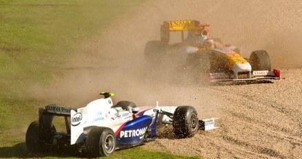 Nick Heidfeld nie chce wylądować na poboczu Formuły 1. /AFP