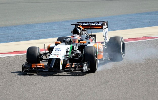Nico Hulkenberg w drugim dniu testów na torze w Bahrajnie /MAZEN MAHDI /PAP/EPA