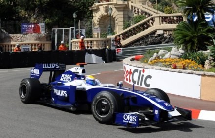 Nico Rosberg w akcji na torze w Monaco /AFP
