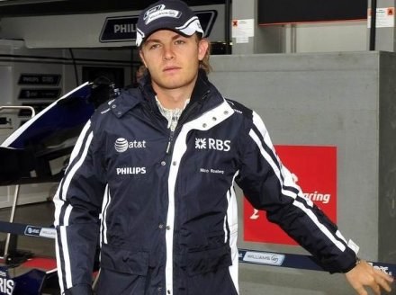 Nico Rosberg wciąż nie wie z kim będzie jeździł w sezonie 2010 dla Mercedesa /AFP