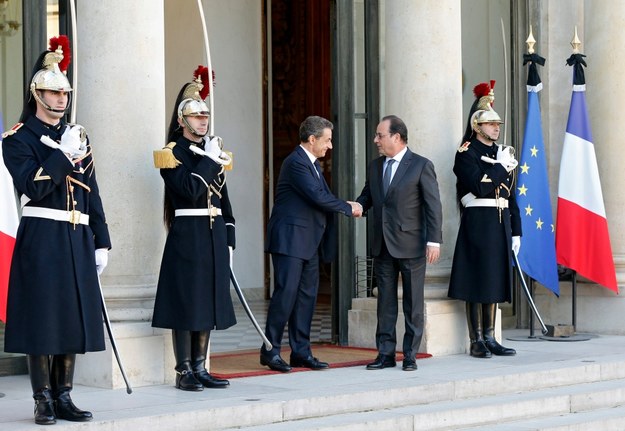 Nicolas Sarkozy i Francois Hollande /GUILLAUME HORCAJUELO  /PAP/EPA
