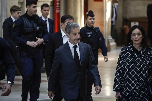 Nicolas Sarkozy w paryskim sądzie /YOAN VALAT  /PAP/EPA