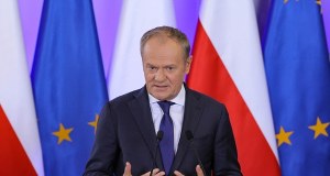 "Niczego obrzydliwszego nie można się było spodziewać". Tusk nie przebiera w słowach