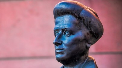 Nie będzie tablicy Róży Luksemburg na kamienicy w Zamościu. Ratusz ogłasza