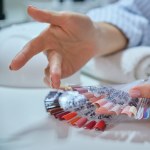 Nie brąz i nie bordo. Taki manicure będzie najmodniejszy tej jesieni