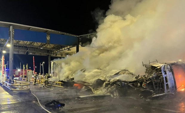 Nie było śladów hamowania. Nowe fakty ws. pożaru ciężarówki na A2