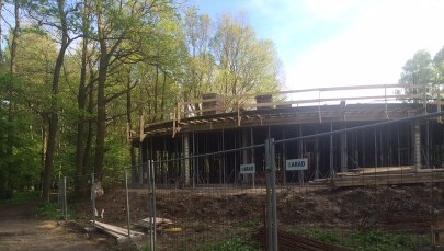 Nie chcą biurowców w parku. Zbierają podpisy